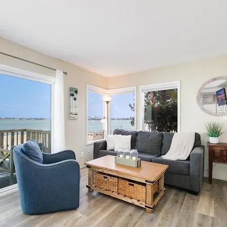Bayfront Oasis Close To Boardwalk And Water